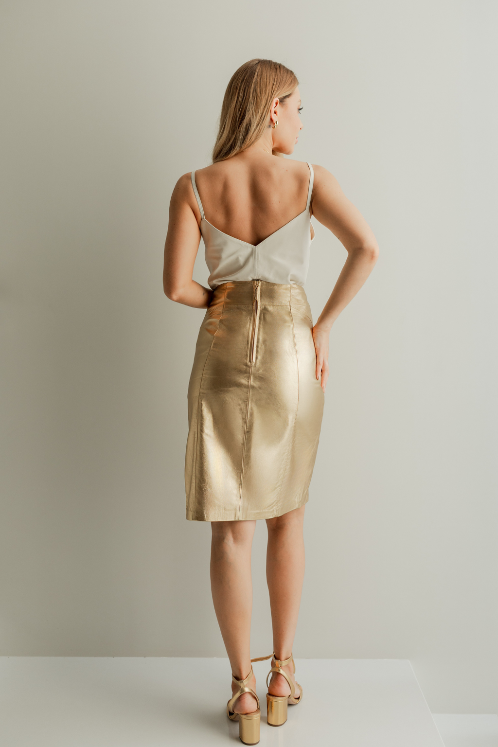 Saia de couro legítimo lápis com fenda - Dourado