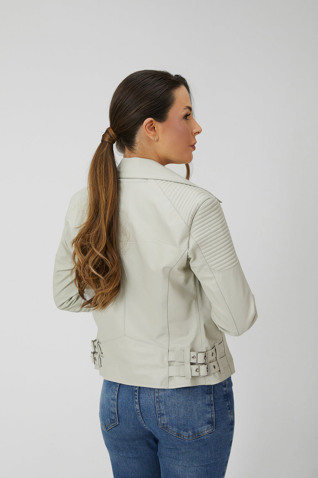 Jaqueta de Couro Legítimo Biker com Matelasse - Gelo