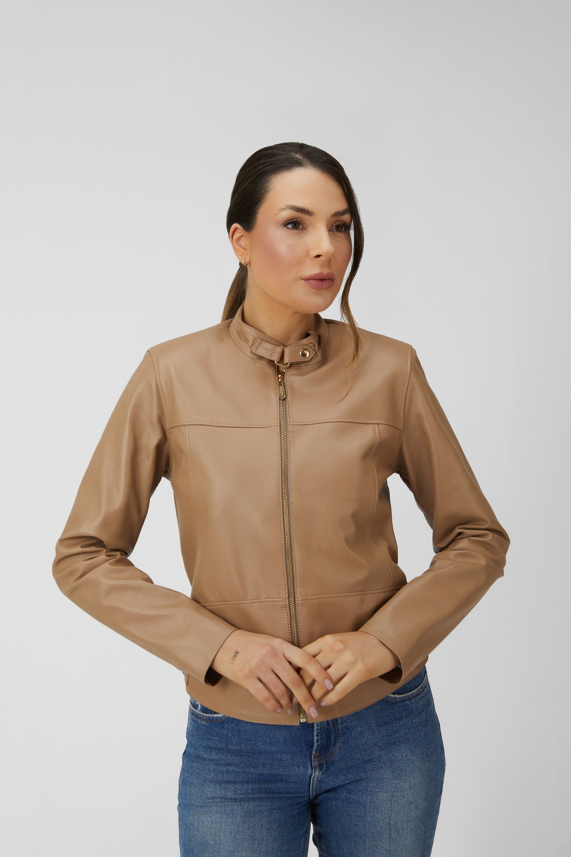 Jaqueta de Couro Legítimo Slim - Bege Chanel