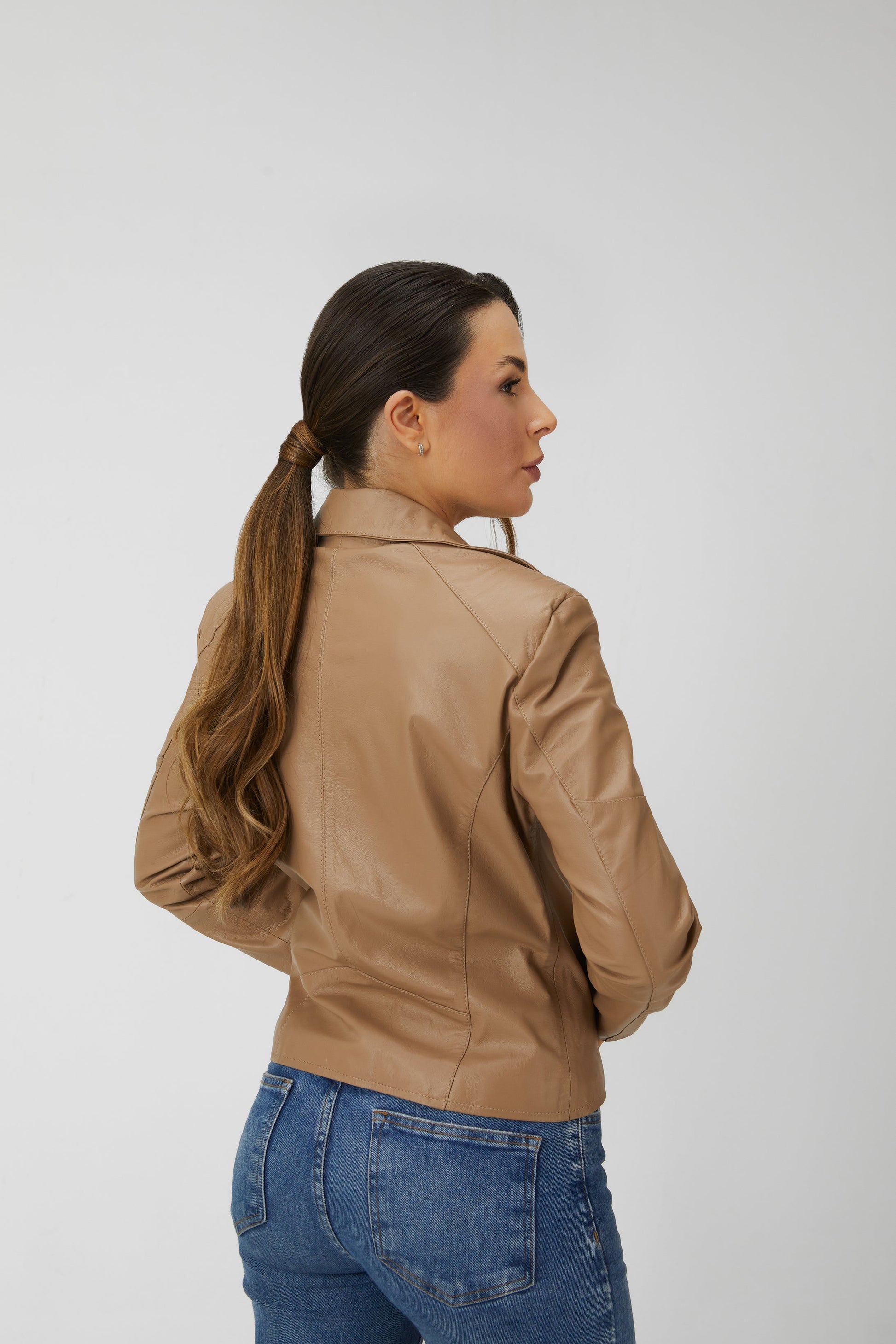 Jaqueta de Couro Legítimo Biker - Bege Chanel