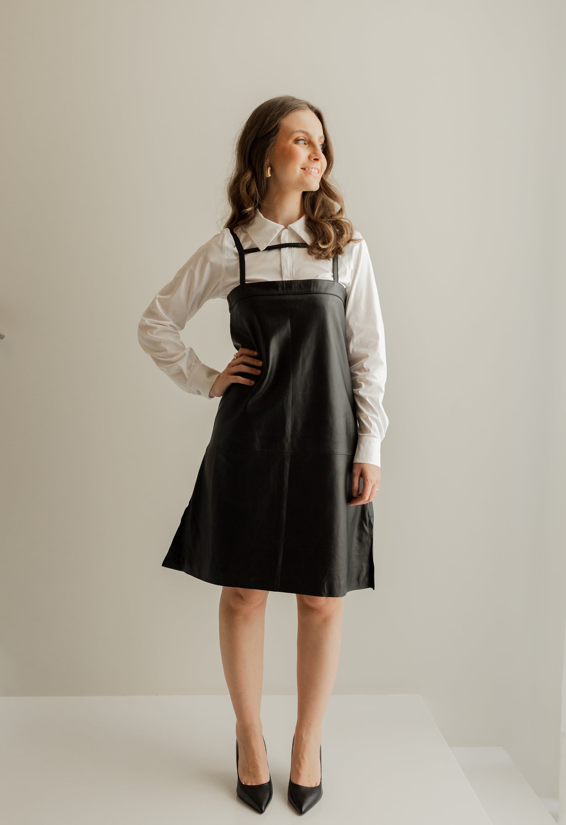 Vestido de Couro Legítimo Jardineira - Preto