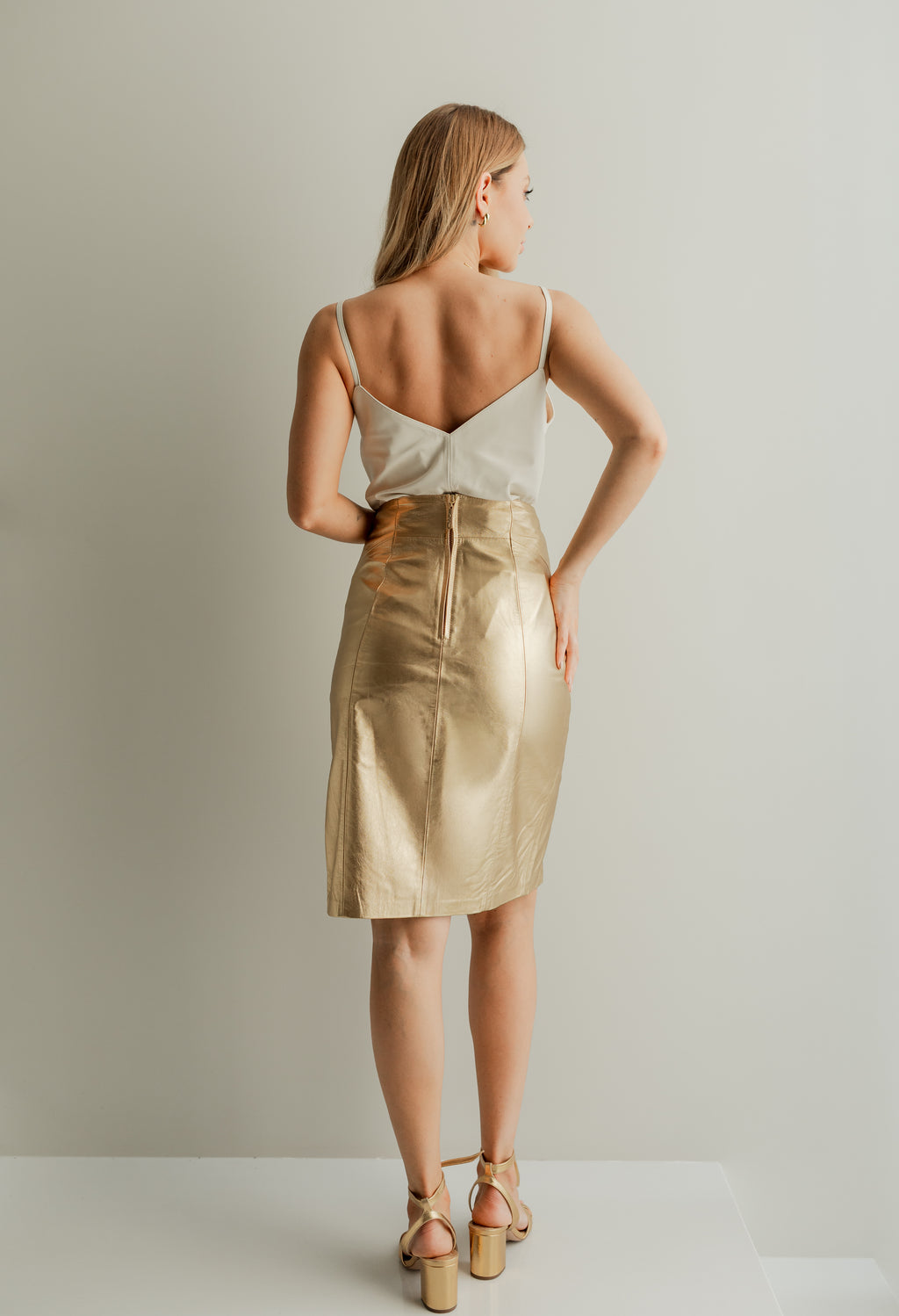 Saia de couro legítimo lápis com fenda - Dourado